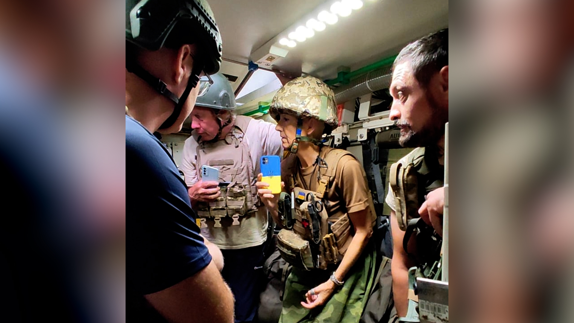 UKRAINE 001 ALT LOGO0